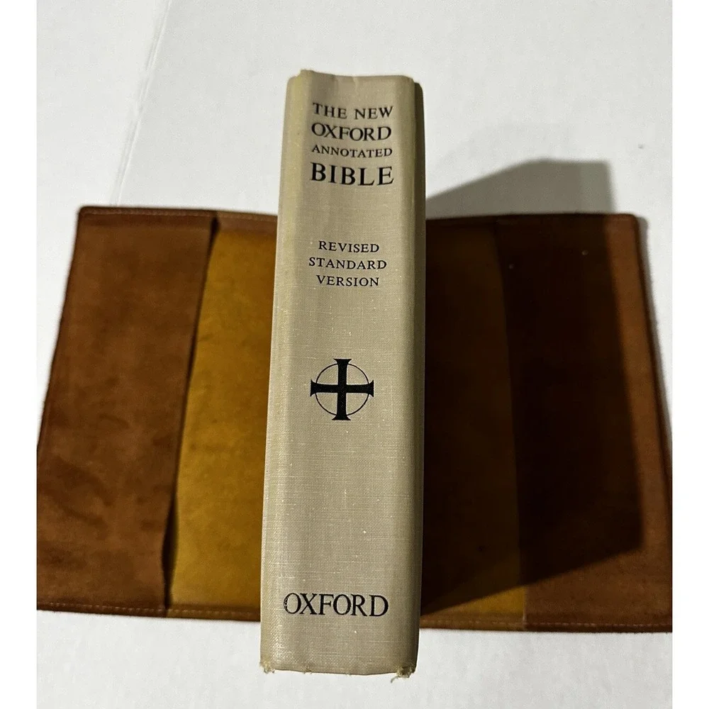 The New Oxford Annotated Bible‎ Revised Standard Version 1973